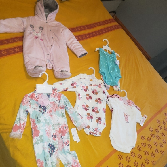 Baby girl outfit bundle - Picture 7 of 7